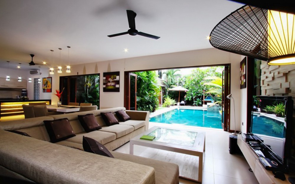 Meilleur emplacement quatre chambres villa à vendre à Seminyak