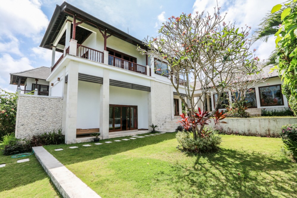 Ocean view freehold villa for sale in Nusa Dua Kibarer Property