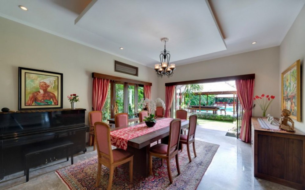 Complex villa with spacious land for sale in Seminyak