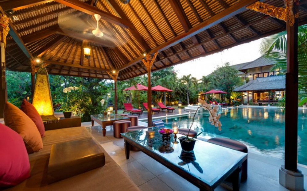 Complex villa with spacious land for sale in Seminyak