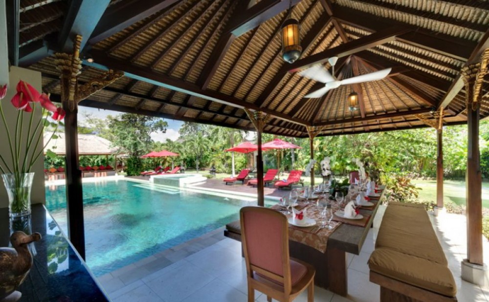 Complex villa with spacious land for sale in Seminyak