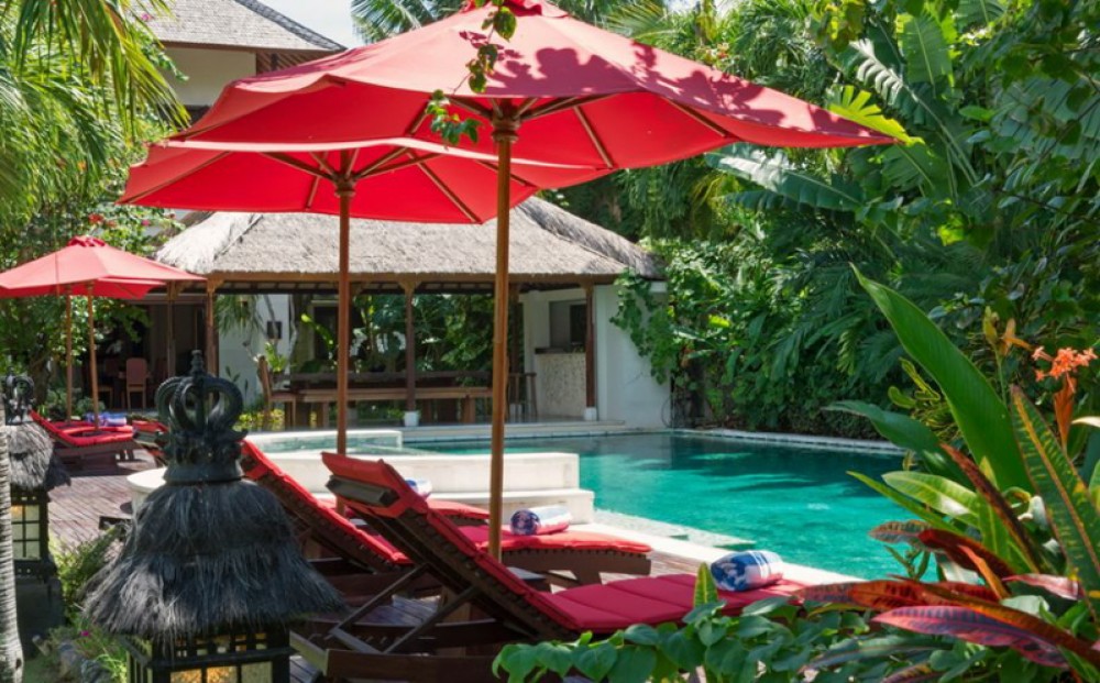 Complex villa with spacious land for sale in Seminyak