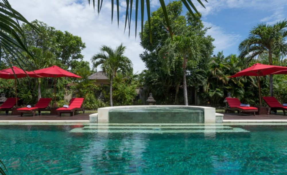 Complex villa with spacious land for sale in Seminyak