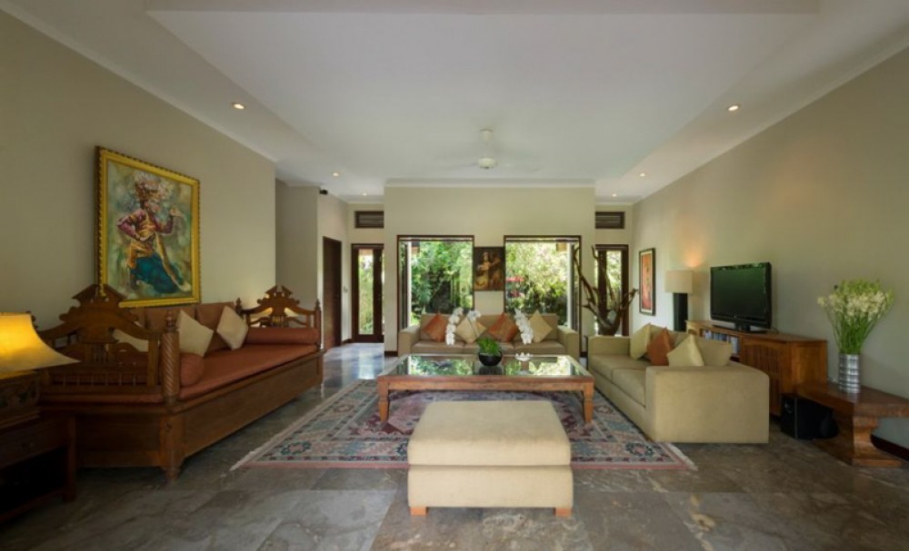 Complex villa with spacious land for sale in Seminyak