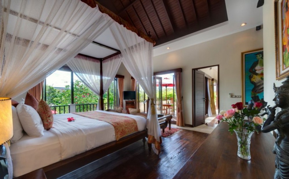 Complex villa with spacious land for sale in Seminyak