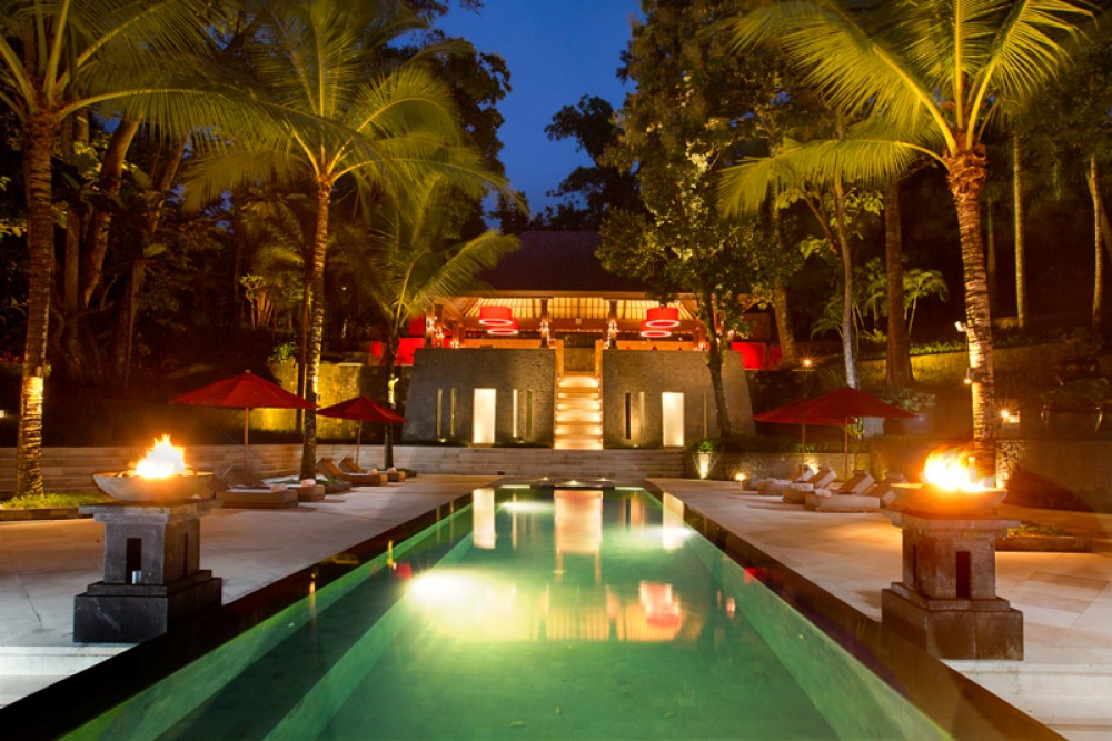 Luxurious villa with spacious land for sale in Canggu