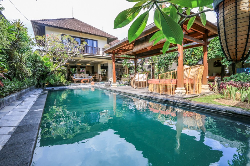 Cozy and traditional villa for sale in Kerobokan