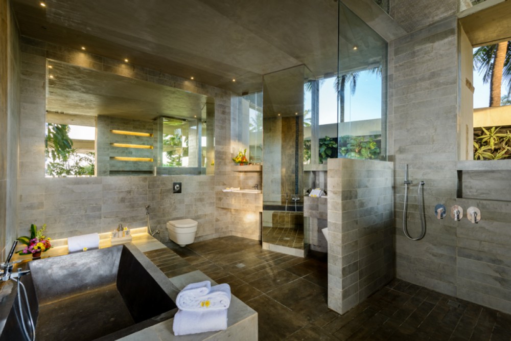 Stunning beachfront villa for sale in Tanah Lot
