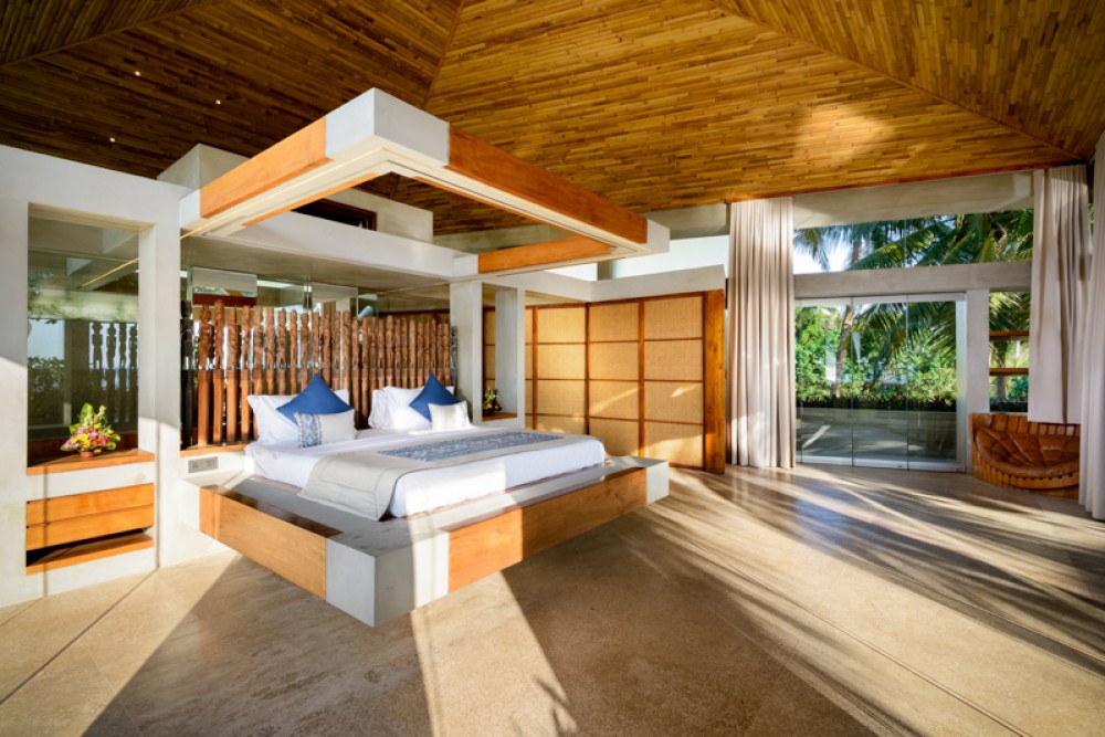 Stunning beachfront villa for sale in Tanah Lot