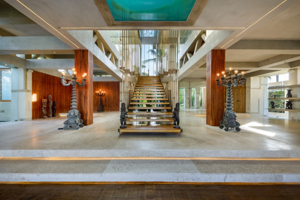Stunning beachfront villa for sale in Tanah Lot