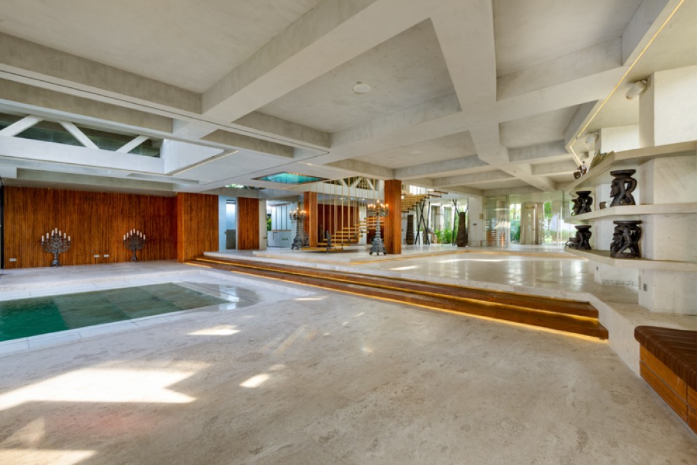 Stunning beachfront villa for sale in Tanah Lot