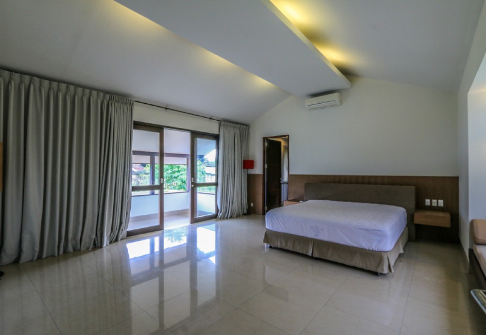 Relaxing 3 level freehold villa for sale in Jimbaran