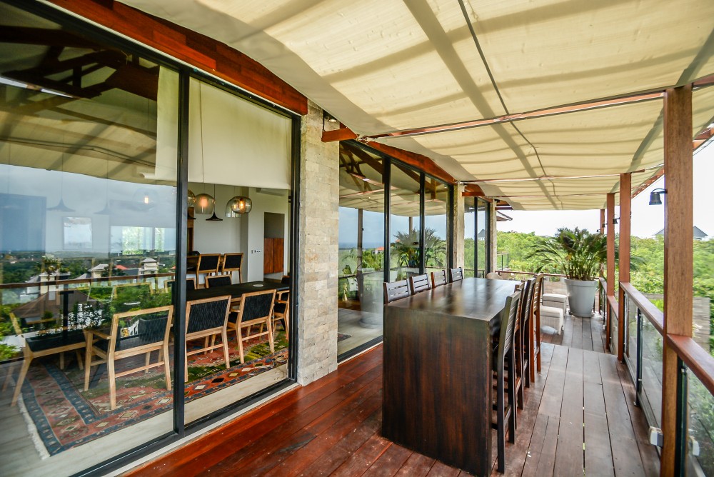 Stunning freehold villa with ocean view for sale in Bukit