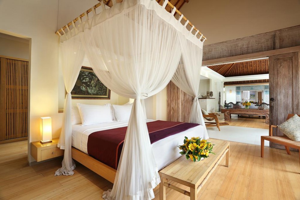3 kamar tidur prasarana Bali yang mewah gaya Real Estate untuk dijual di Seminyak