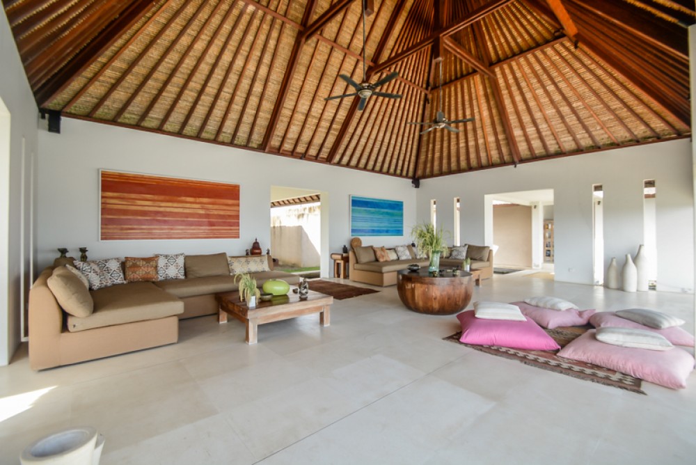 Fabulous beachfront villa with spacious land in Tabanan