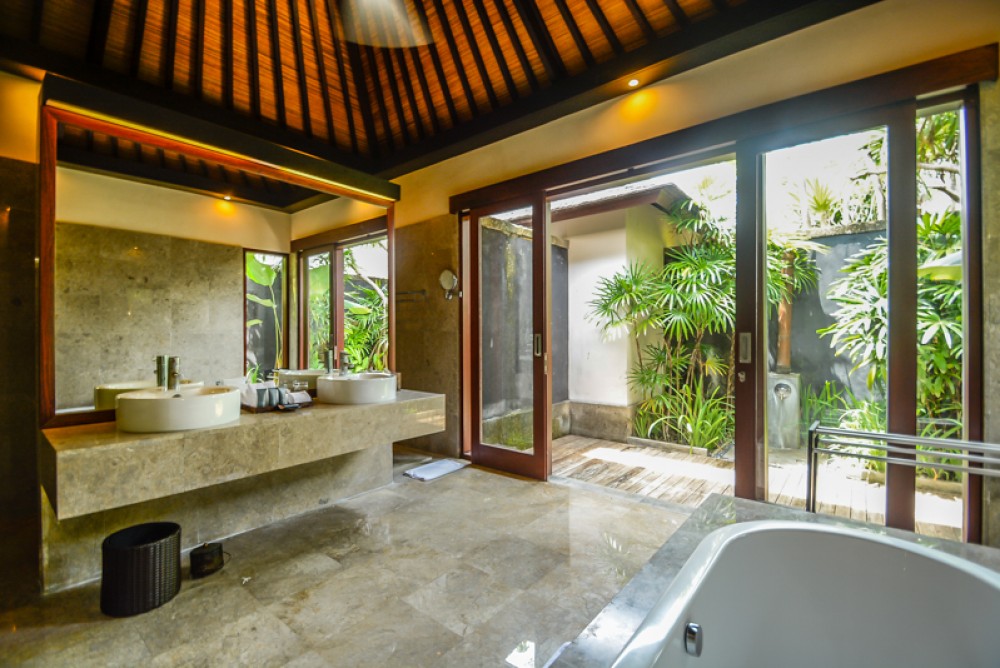 Amazing good investment three bedrooms villa complex for sale in Seminyak