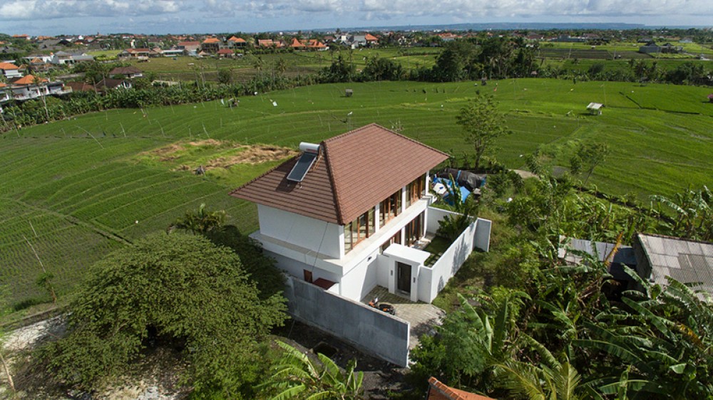 Vila dua kamar tidur yang indah dengan pemandangan sawah beras dijual di Berawa
