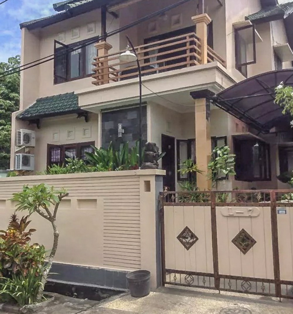 Three bedrooms cozy house for sale in Jimbaran