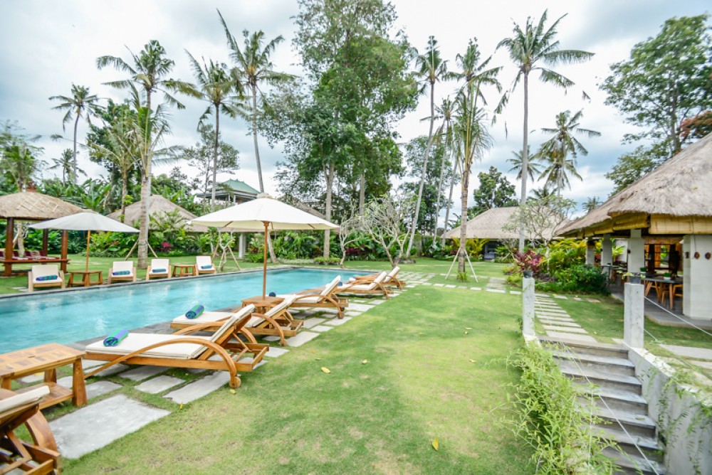 Menakjubkan investasi gaya Bali hotel untuk dijual di Ubud