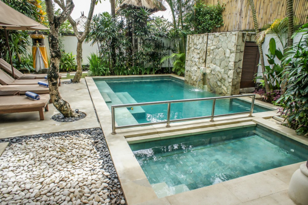 Beau balinais de niveau deux de style villa situé dans une exclusivité Jimbaran Bay 5 * Resort