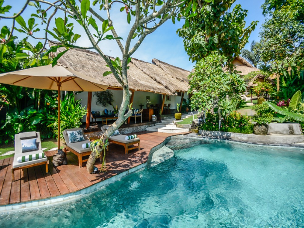 Luxurious Five Bedrooms Freehold Villa for Sale in Canggu