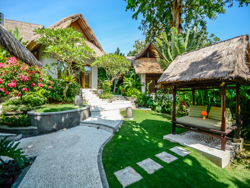 Villa cantik dengan pemandangan hutan dan sungai