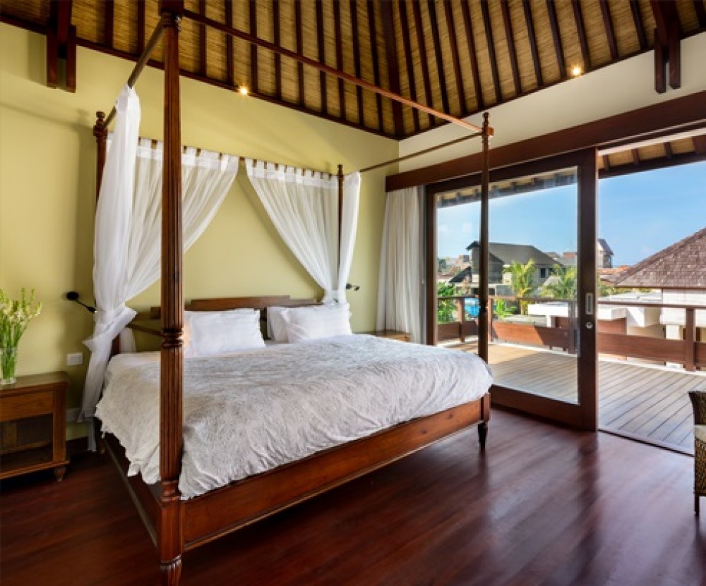 4 kamar tidur bergaya Beachside freehold Real estate di Echo Pantai Canggu