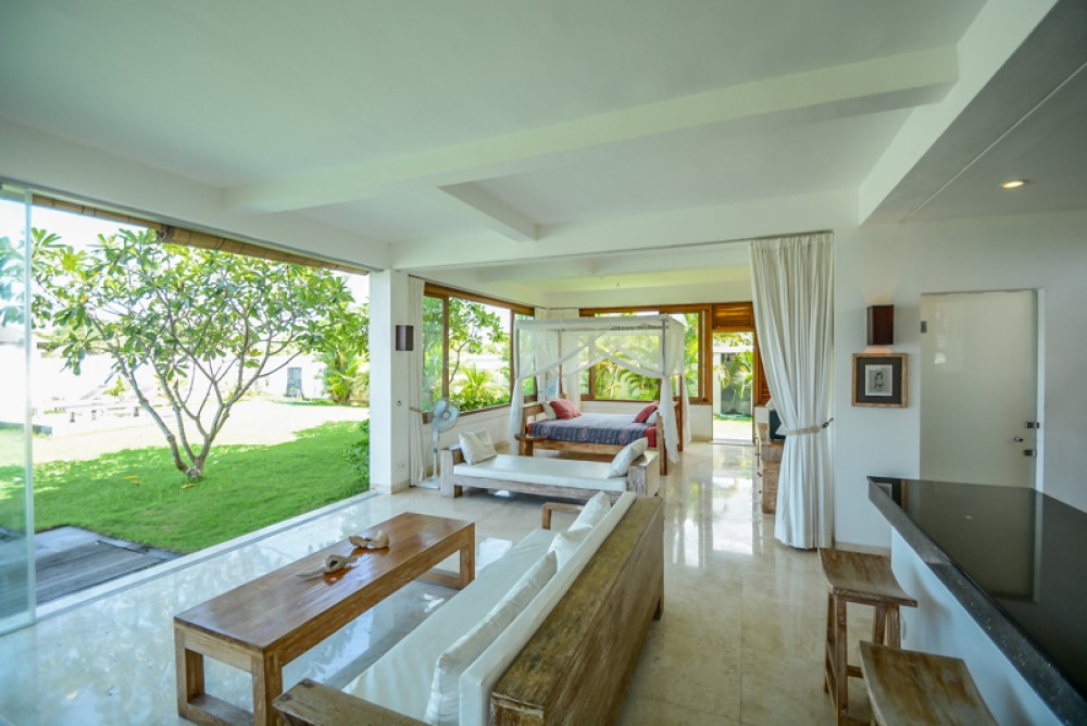 Beautiful 3 level ocean view villa for sale in Pererenan