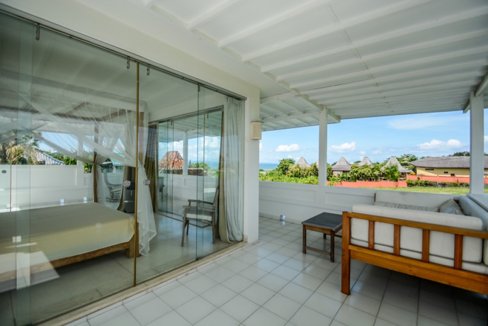 Belle villa de vue océan niveau trois à vendre à Pererenan