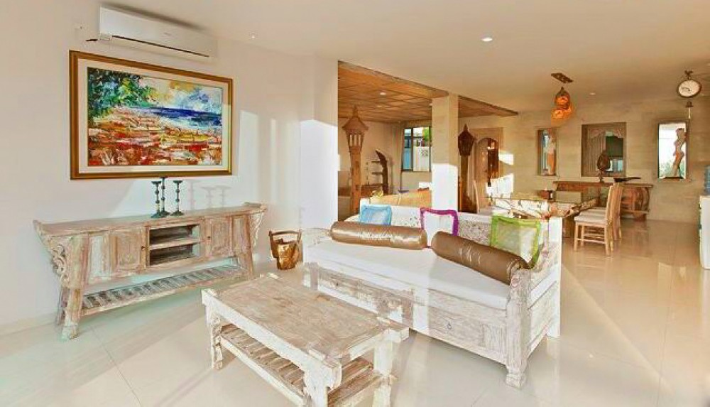 Amazing three level villa with nice view for sale in Bukit
