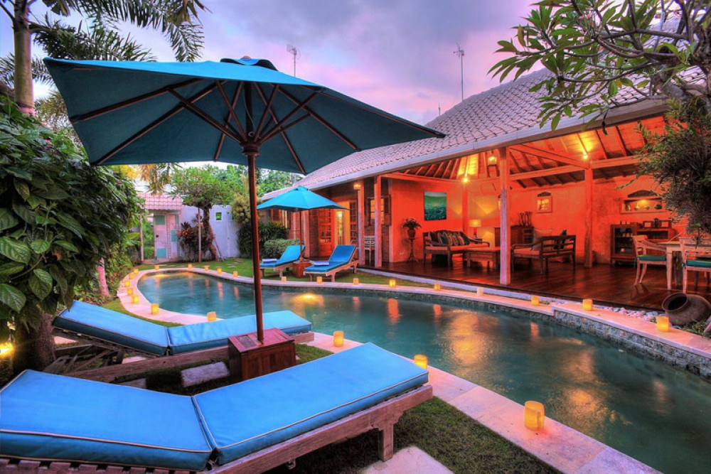 Tropical three bedrooms villa for sale in the heart of Seminyak