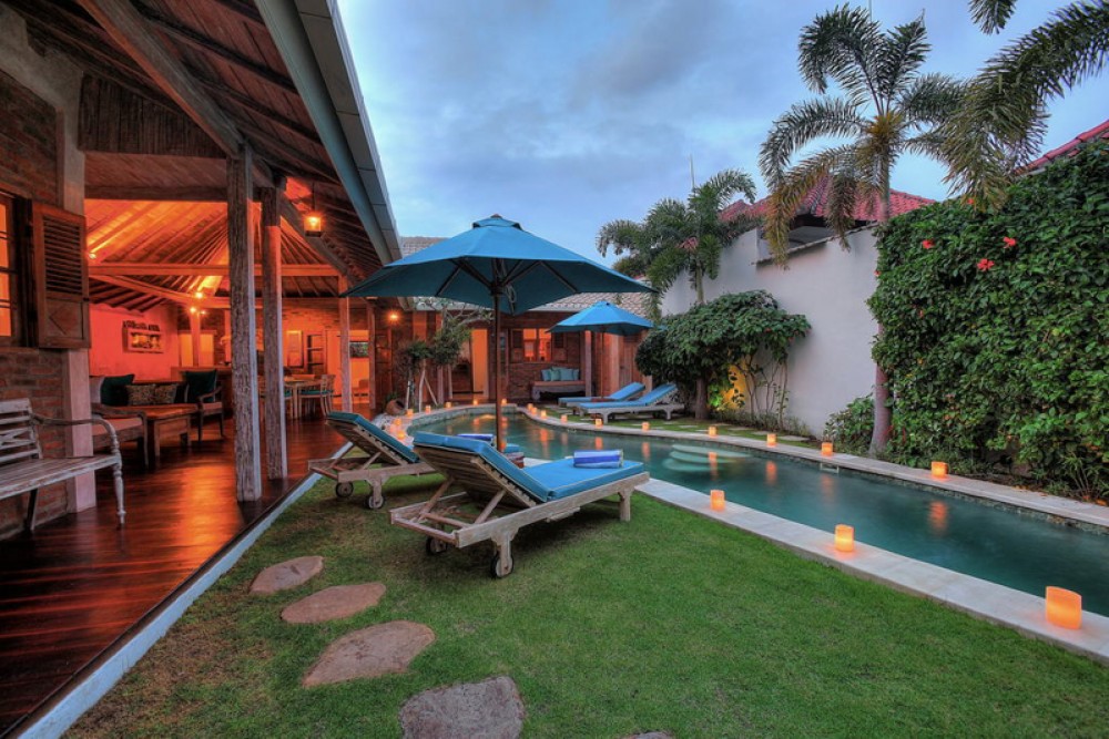 Tropical three bedrooms villa for sale in the heart of Seminyak