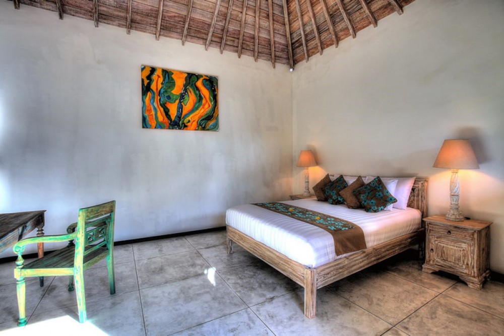 Tropical three bedrooms villa for sale in the heart of Seminyak