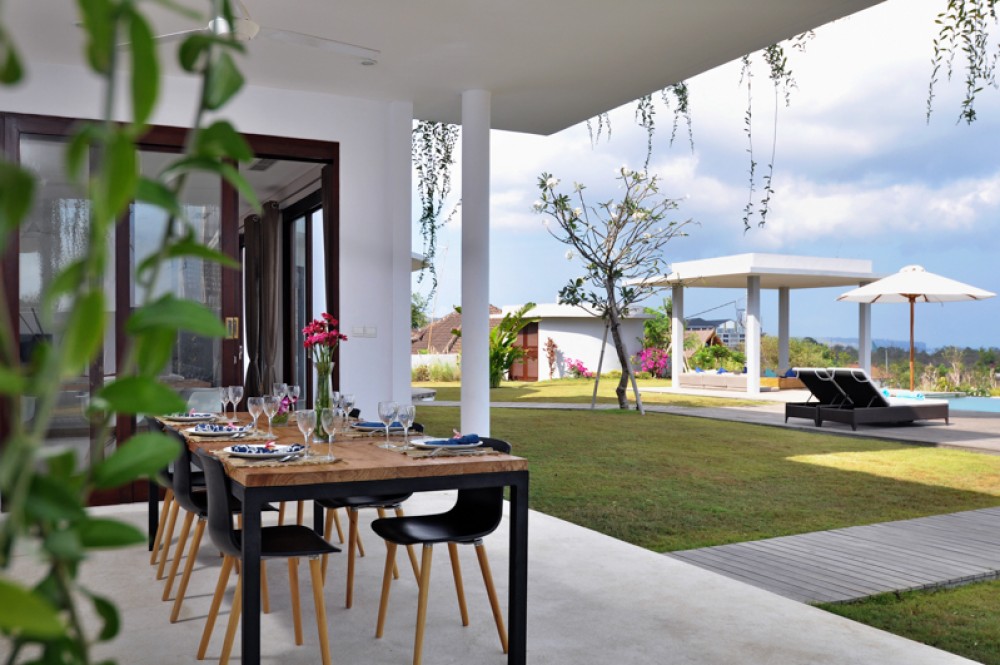 Amazing modern villa with ocean view for sale in Balangan
