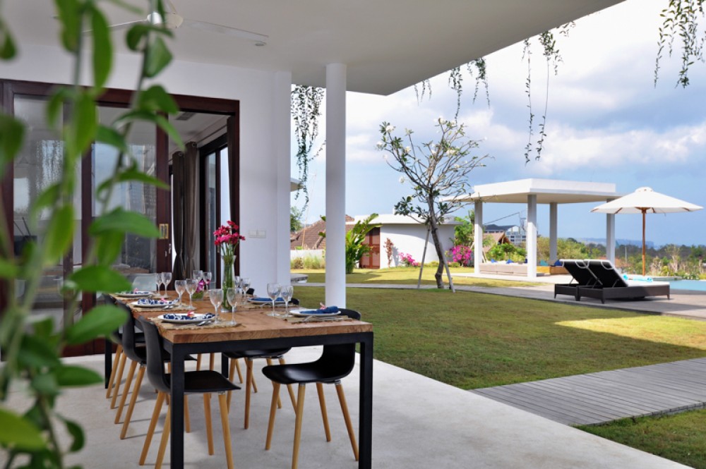 Vila modern yang menakjubkan dengan pemandangan laut untuk dijual di Balangan