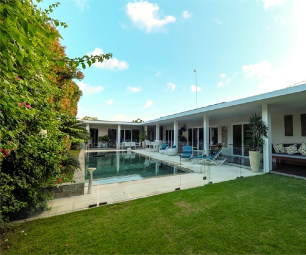 Superb Modern 4 Bedrooms Leasehold Real Estate For Sale in Seminyak