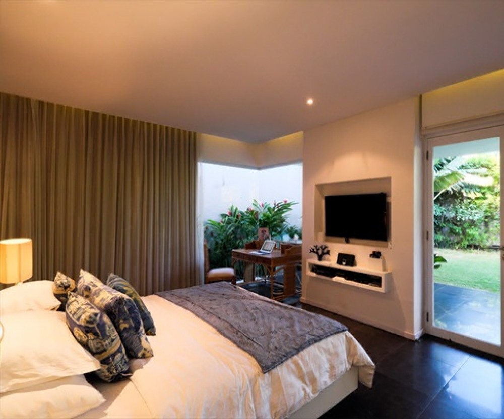 Superb Modern 3 Kamar Tidur Leasehold Real Estate Dijual di Seminyak