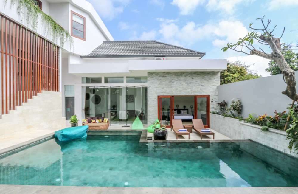 Vila freehold yang modern untuk dijual di Jimbaran
