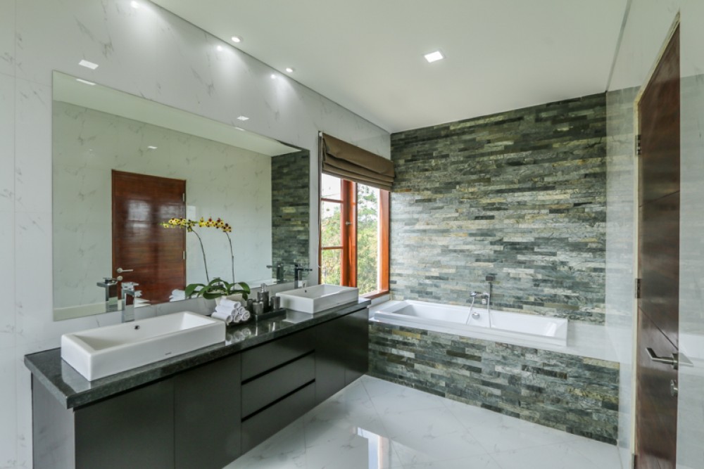 Vila freehold yang modern untuk dijual di Jimbaran