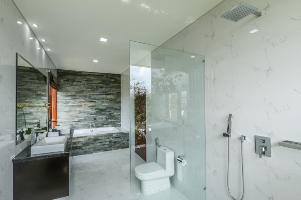 Vila freehold yang modern untuk dijual di Jimbaran