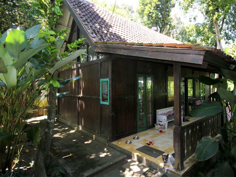 Canggu/Tumbak Bayuh - Villa bergaya kolonial yang indah