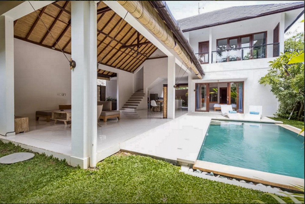 Charming leasehold Villa for sale in Canggu