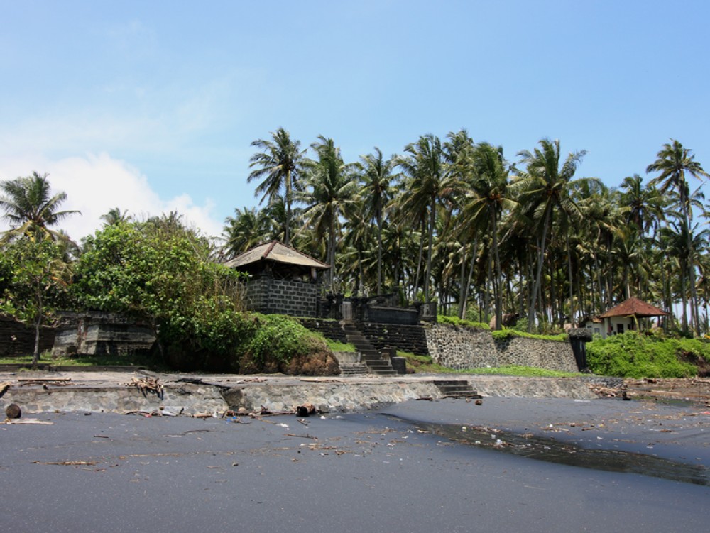 Tanah depan pantai yang indah dan murah di Pantai Pasut - Tabanan