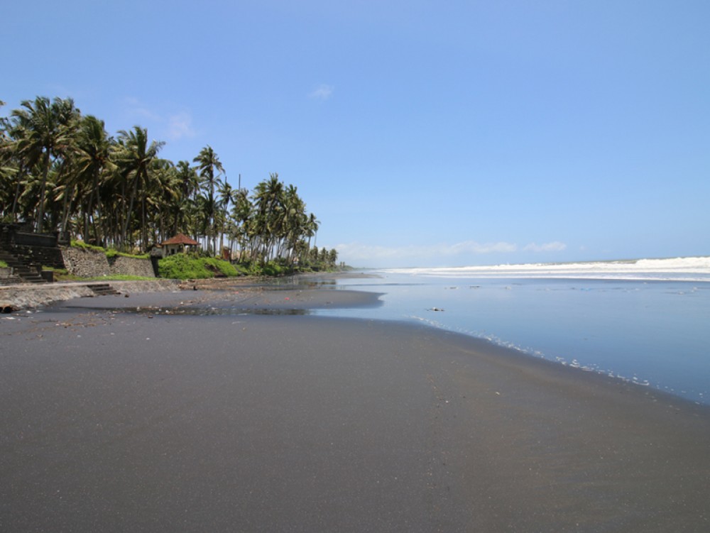 Tanah depan pantai yang indah dan murah di Pantai Pasut - Tabanan