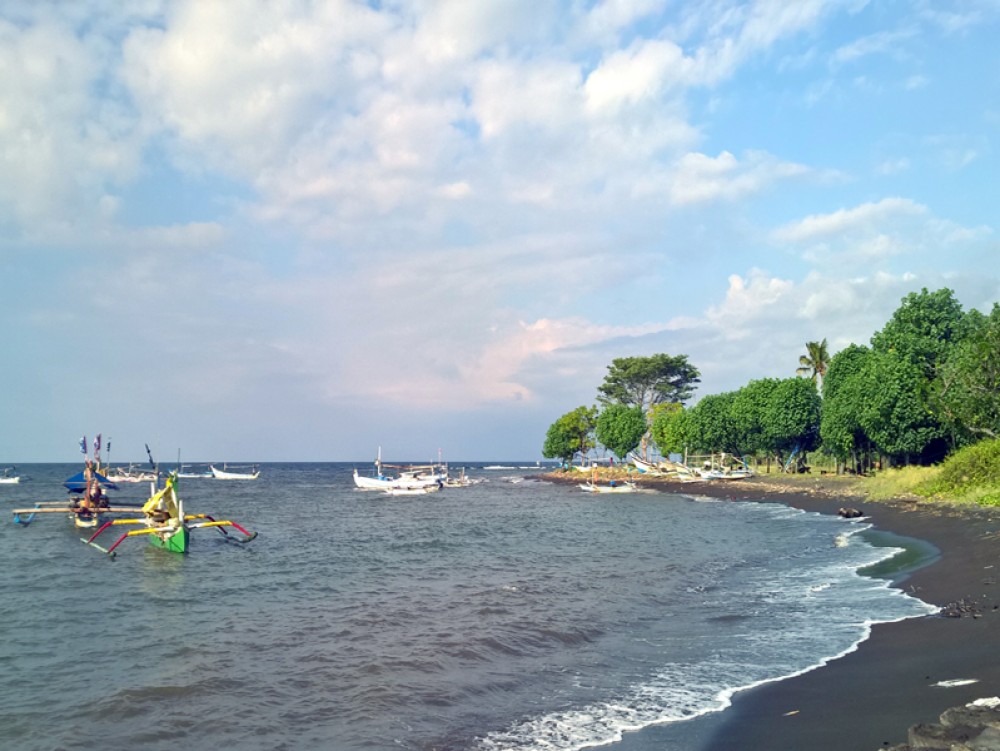 Penawaran terbaik tanah depan pantai hak milik