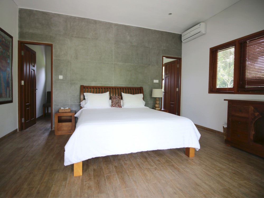 Tranquil modern freehold three-bedroom villa