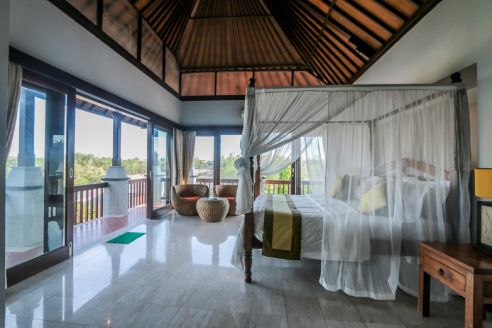 Spectaculaire Freehold Villa avec vue sur l'océan à vendre à Nusa Dua
