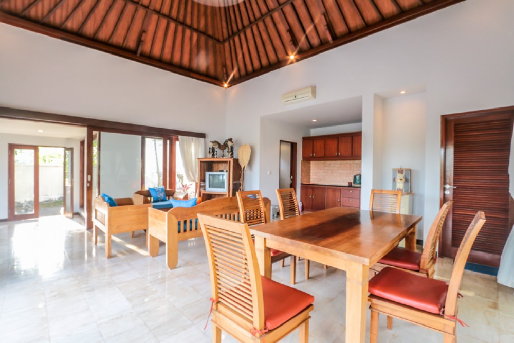 Spectaculaire Freehold Villa avec vue sur l'océan à vendre à Nusa Dua