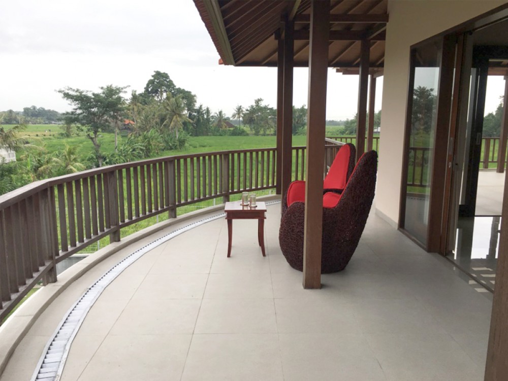 Freehold 3 bedroom villa with rice field view