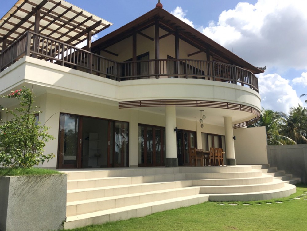 Freehold 3 bedroom villa with rice field view